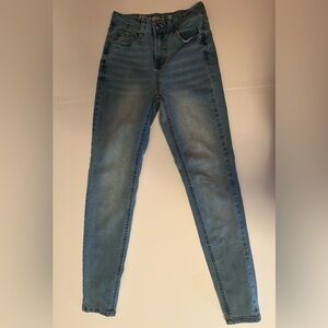 No Boundaries Women's Skinny Jeans in Blue